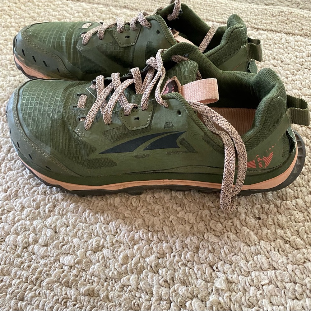 Altra Women's Lone Peak 6 Trail Running Shoe in the Dusty Olive 7.5 Hike Cabin - Picture 2 of 9